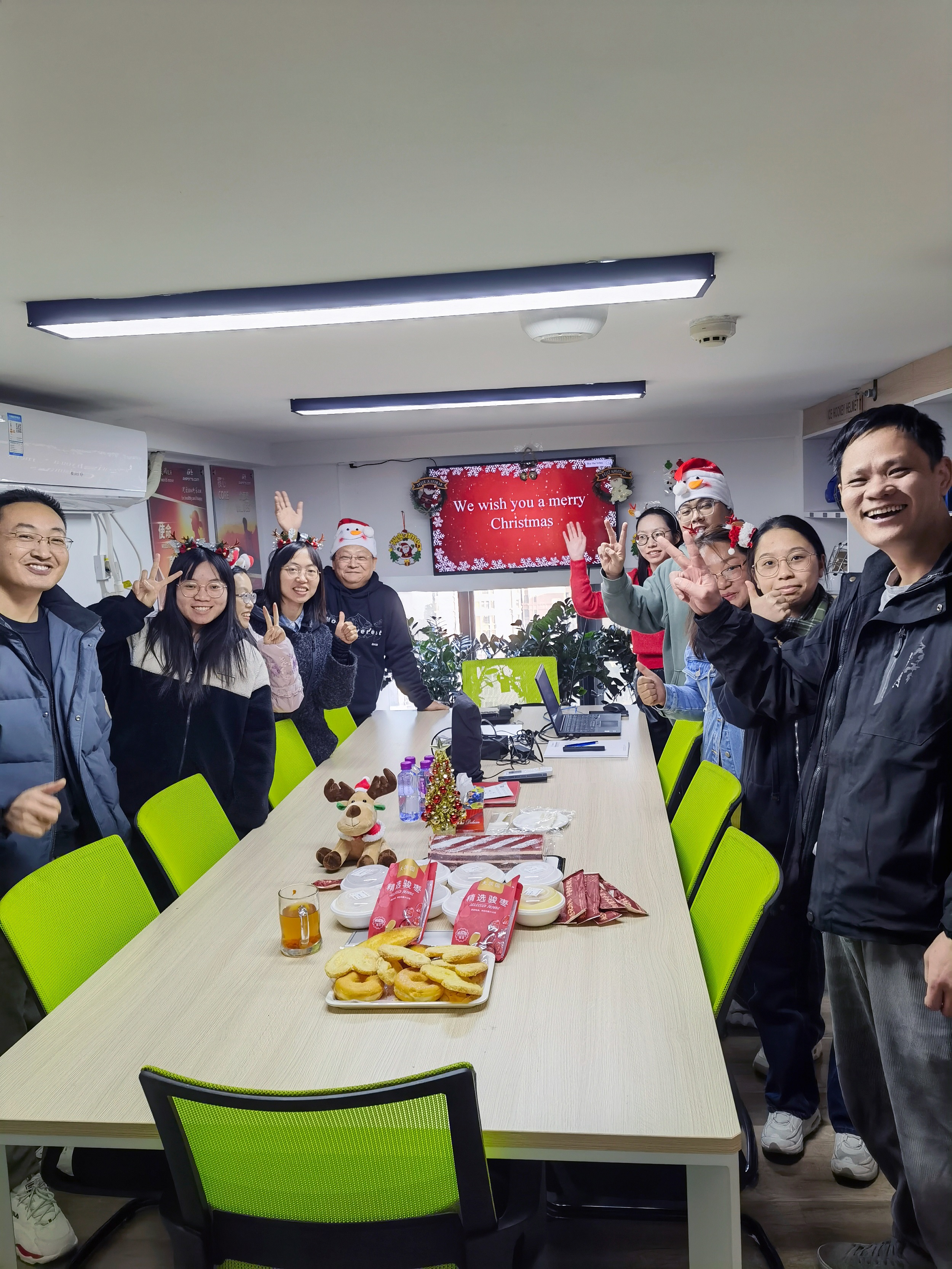 Parti Krismas yang Meriah dengan GY--Merangkul Keindahan Kehidupan Bersama